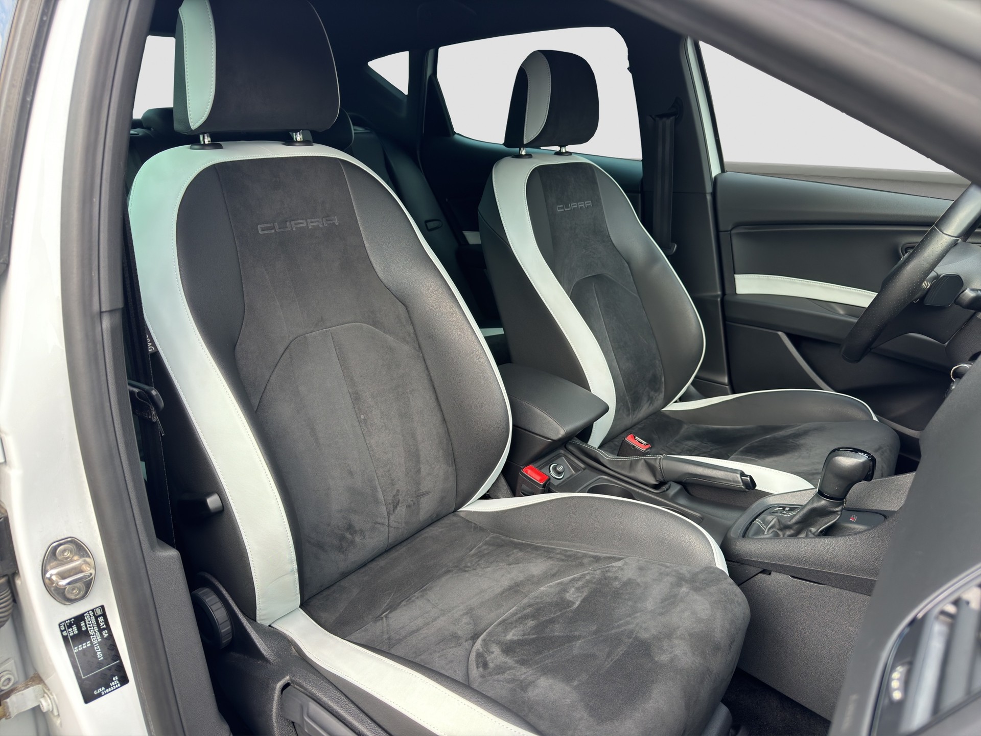 SEAT Leon 2.0 TSI Cupra 280 DSG-image-11