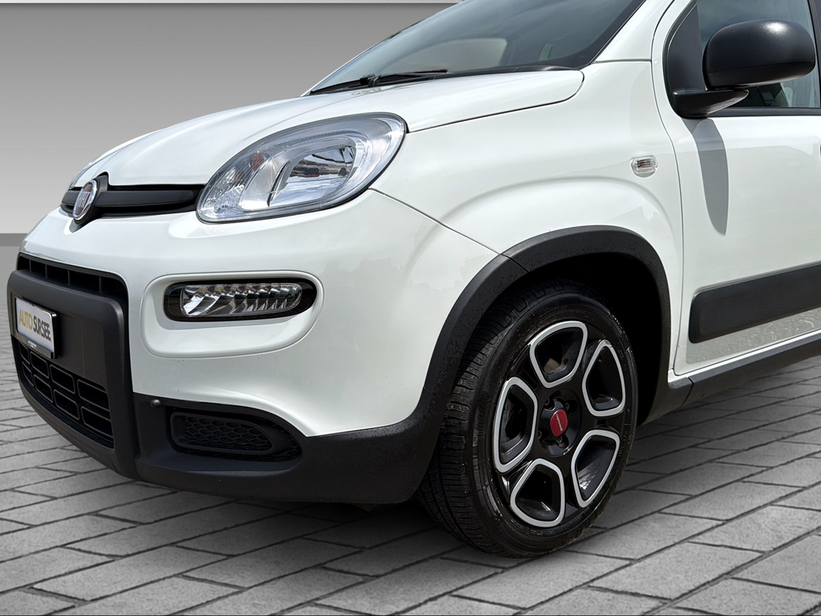 FIAT Panda 1.0 Hybrid City Life-image-1