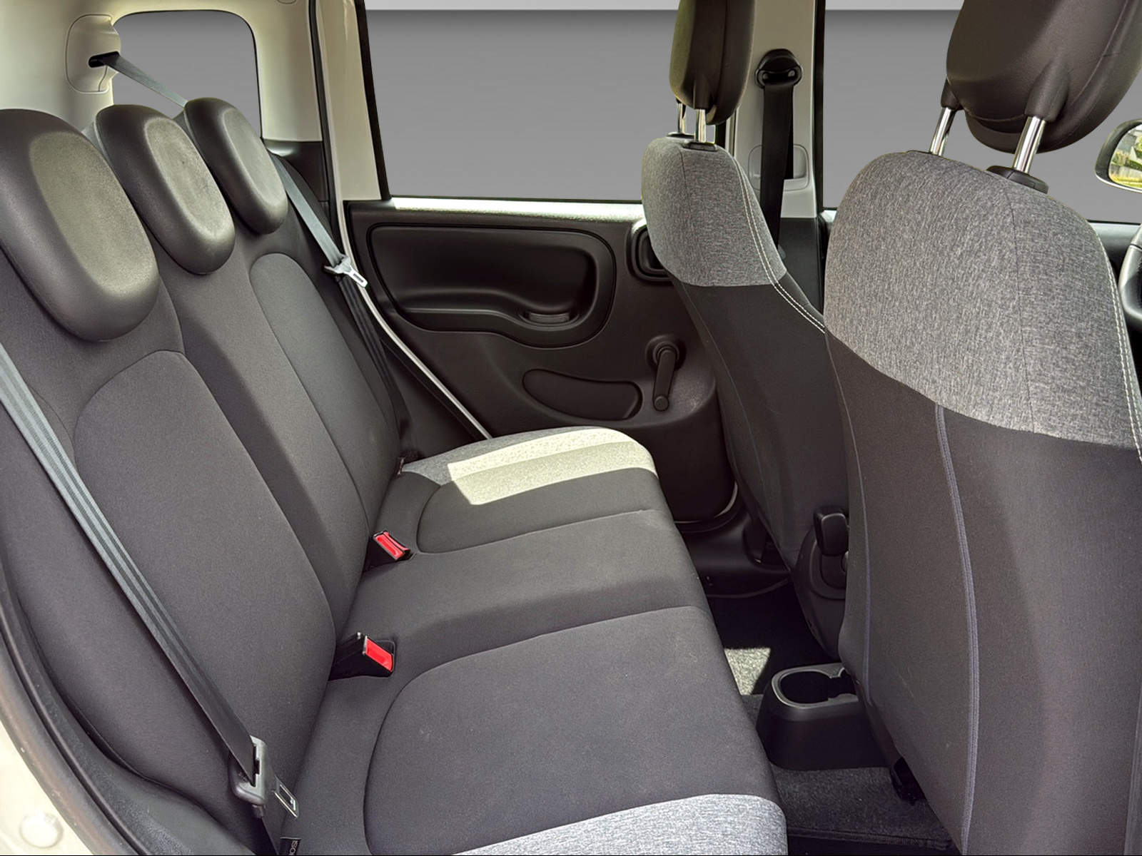 FIAT Panda 1.0 Hybrid City Life-image-22