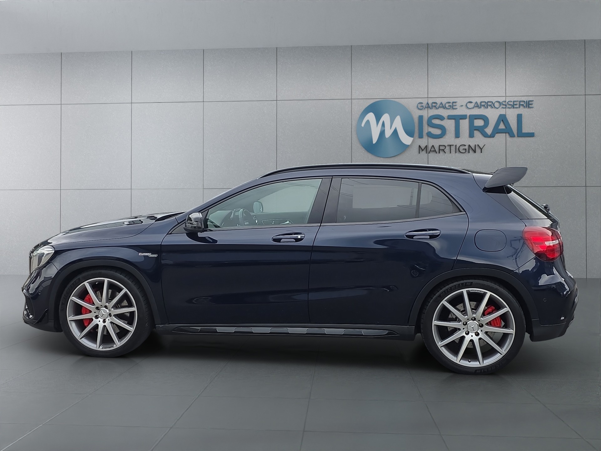 MERCEDES-BENZ GLA 45 AMG 4m-image-1