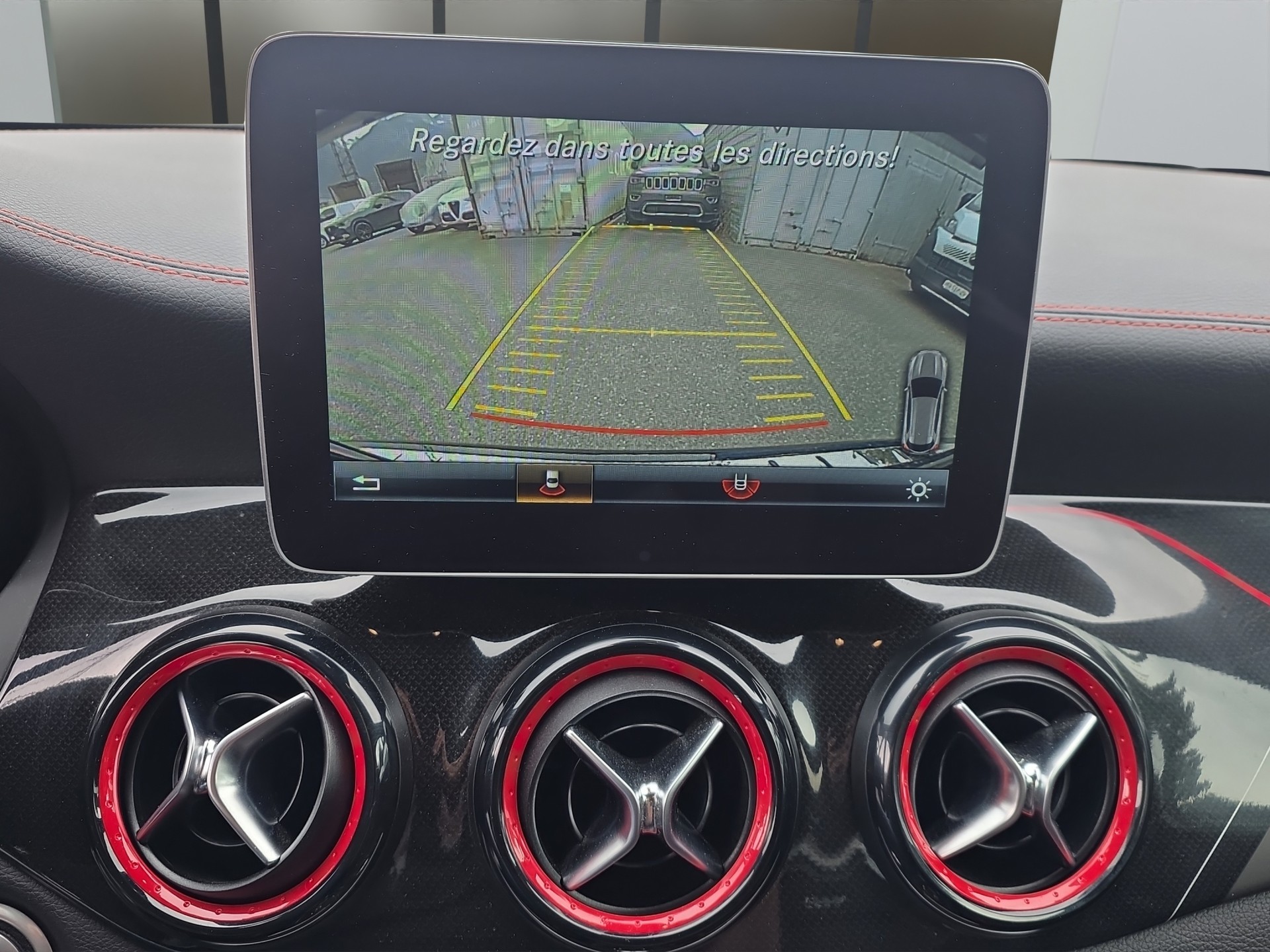 MERCEDES-BENZ GLA 45 AMG 4m-image-12