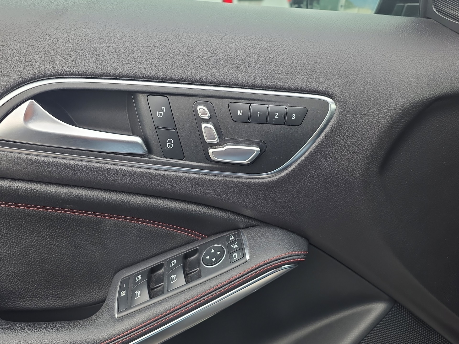 MERCEDES-BENZ GLA 45 AMG 4m-image-13