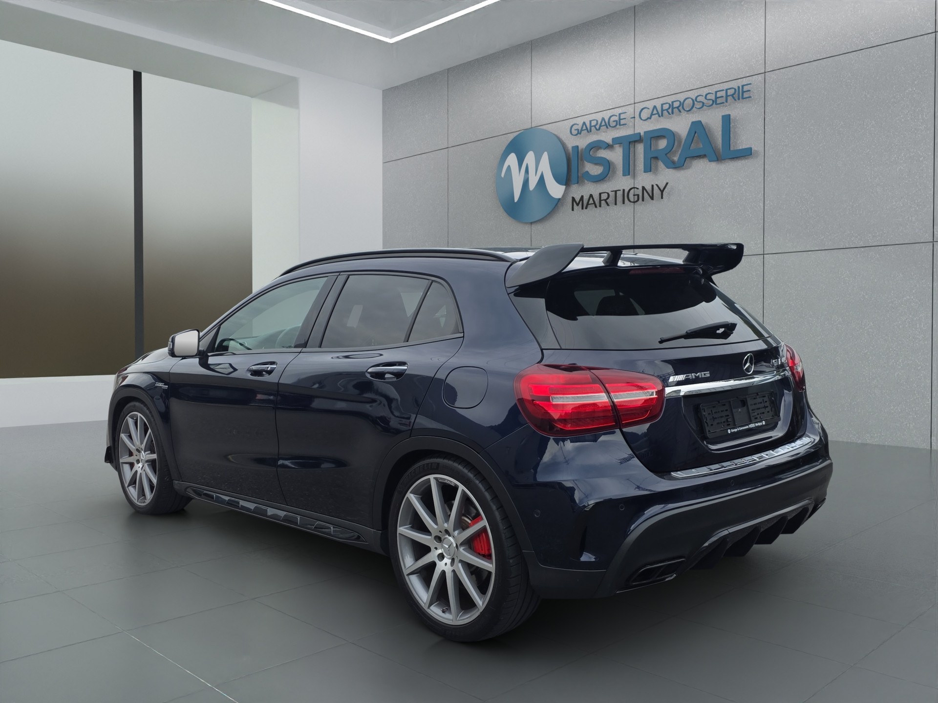 MERCEDES-BENZ GLA 45 AMG 4m-image-2