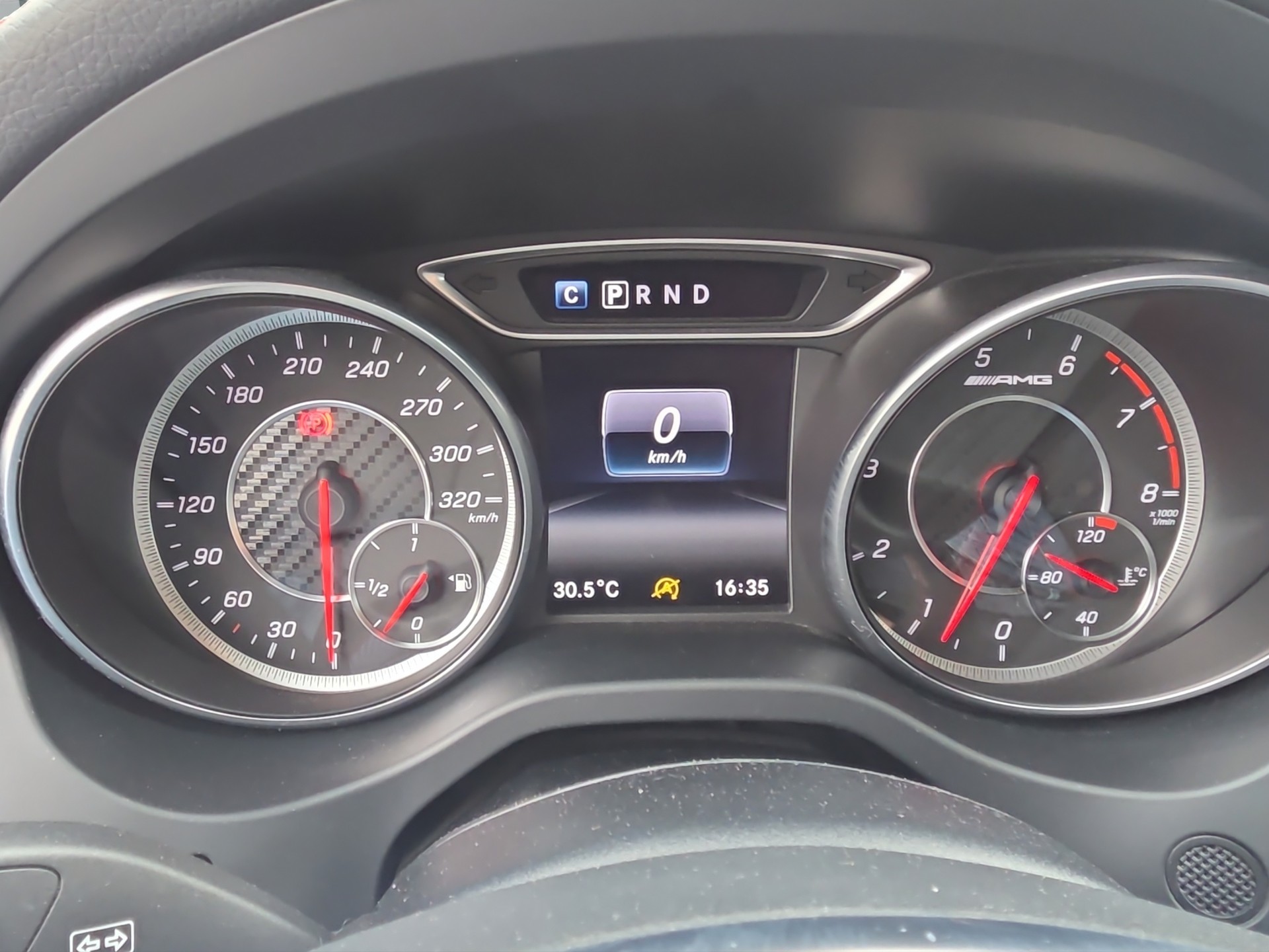 MERCEDES-BENZ GLA 45 AMG 4m-image-10