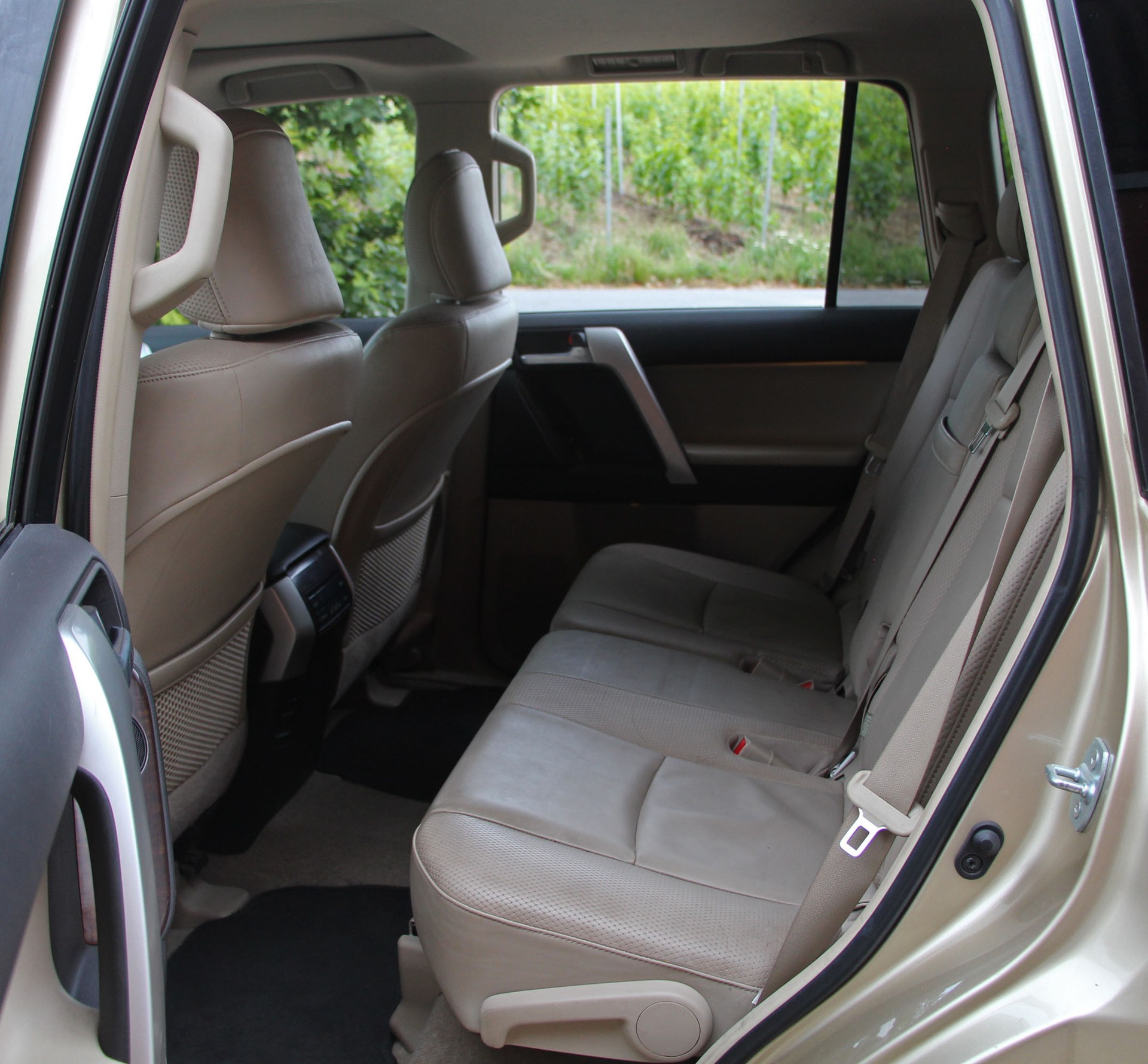 TOYOTA Land Cruiser 3.0 TD Linea Sol Premium Automatic-image-8