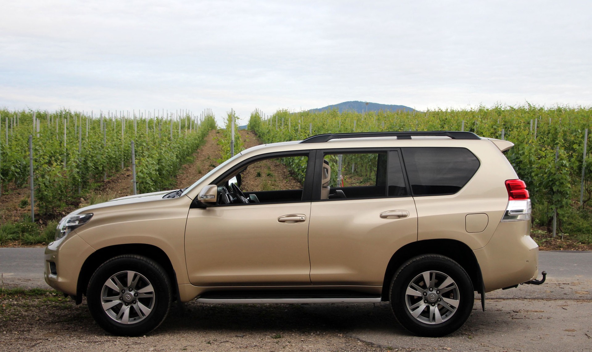 TOYOTA Land Cruiser 3.0 TD Linea Sol Premium Automatic-image-23