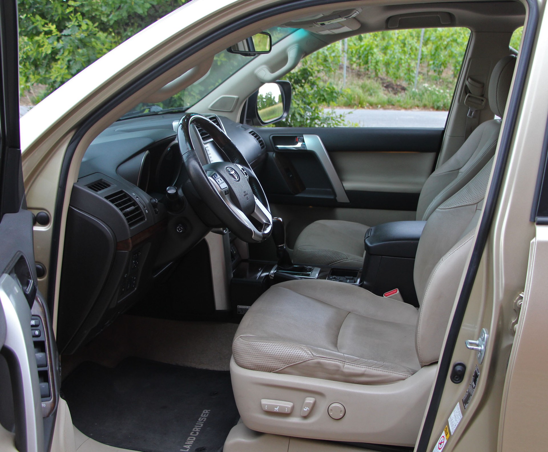 TOYOTA Land Cruiser 3.0 TD Linea Sol Premium Automatic-image-7