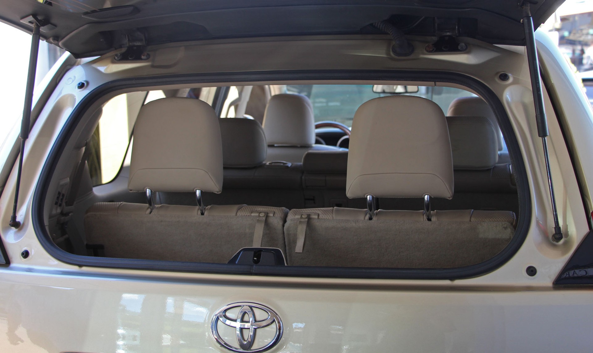 TOYOTA Land Cruiser 3.0 TD Linea Sol Premium Automatic-image-19