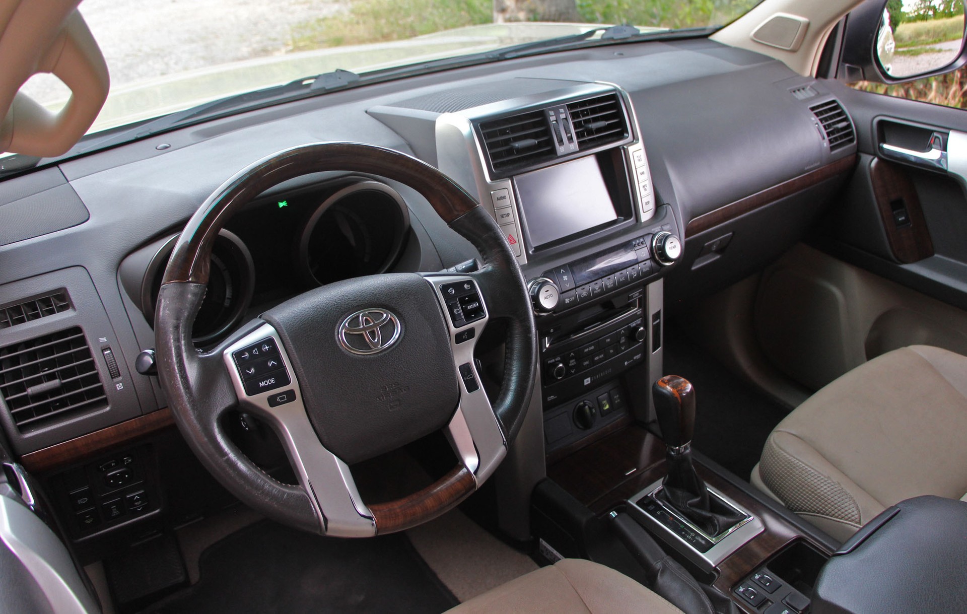TOYOTA Land Cruiser 3.0 TD Linea Sol Premium Automatic-image-6