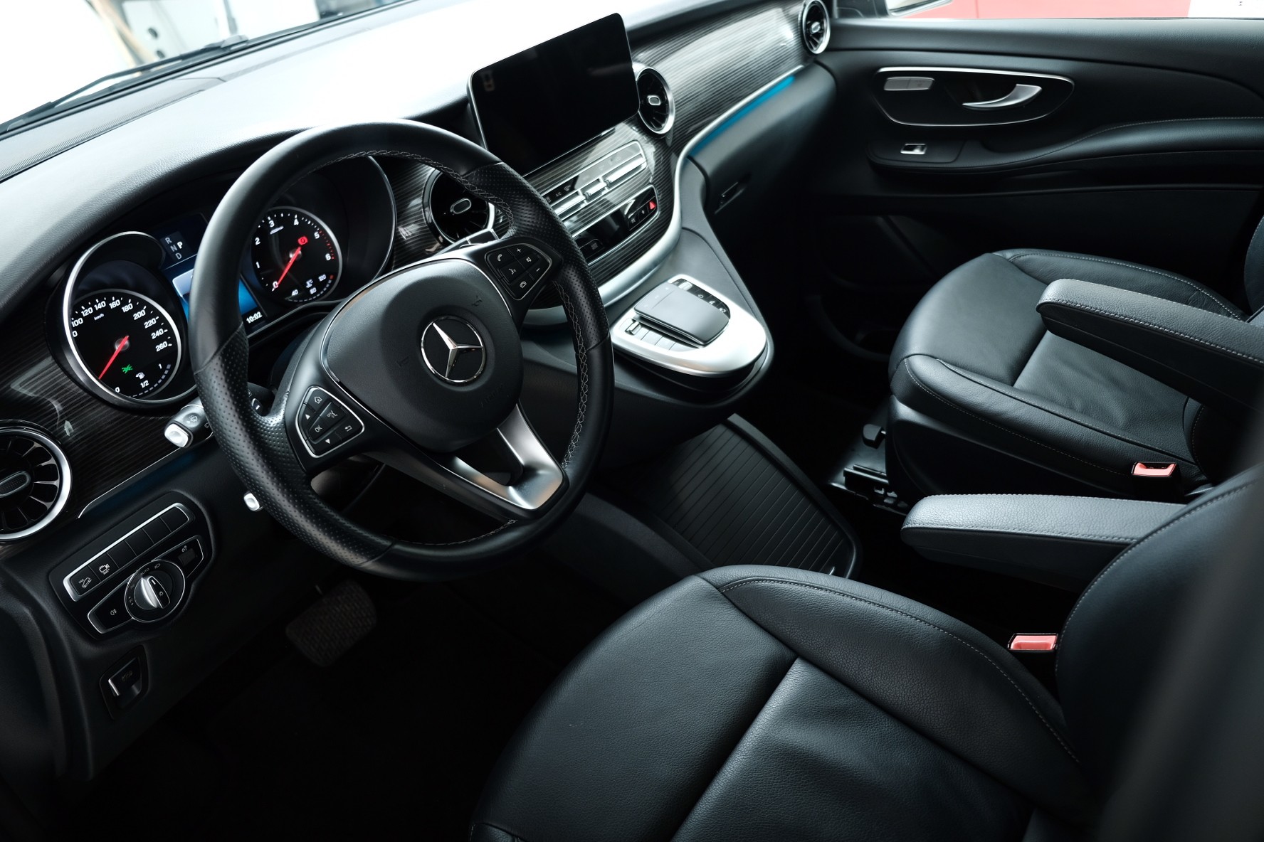MERCEDES-BENZ V 250 d lang Avantgarde 4Matic G-Tronic-image-8