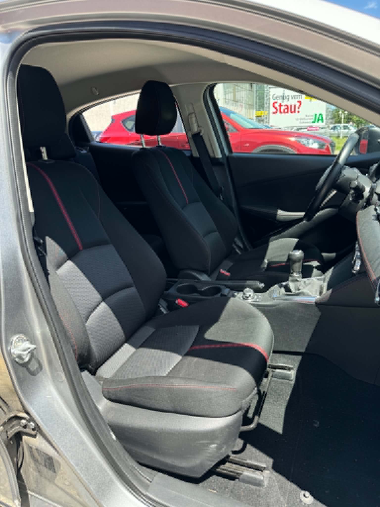 MAZDA 2 1.5i 16V Skyactiv-G Revolution-image-6
