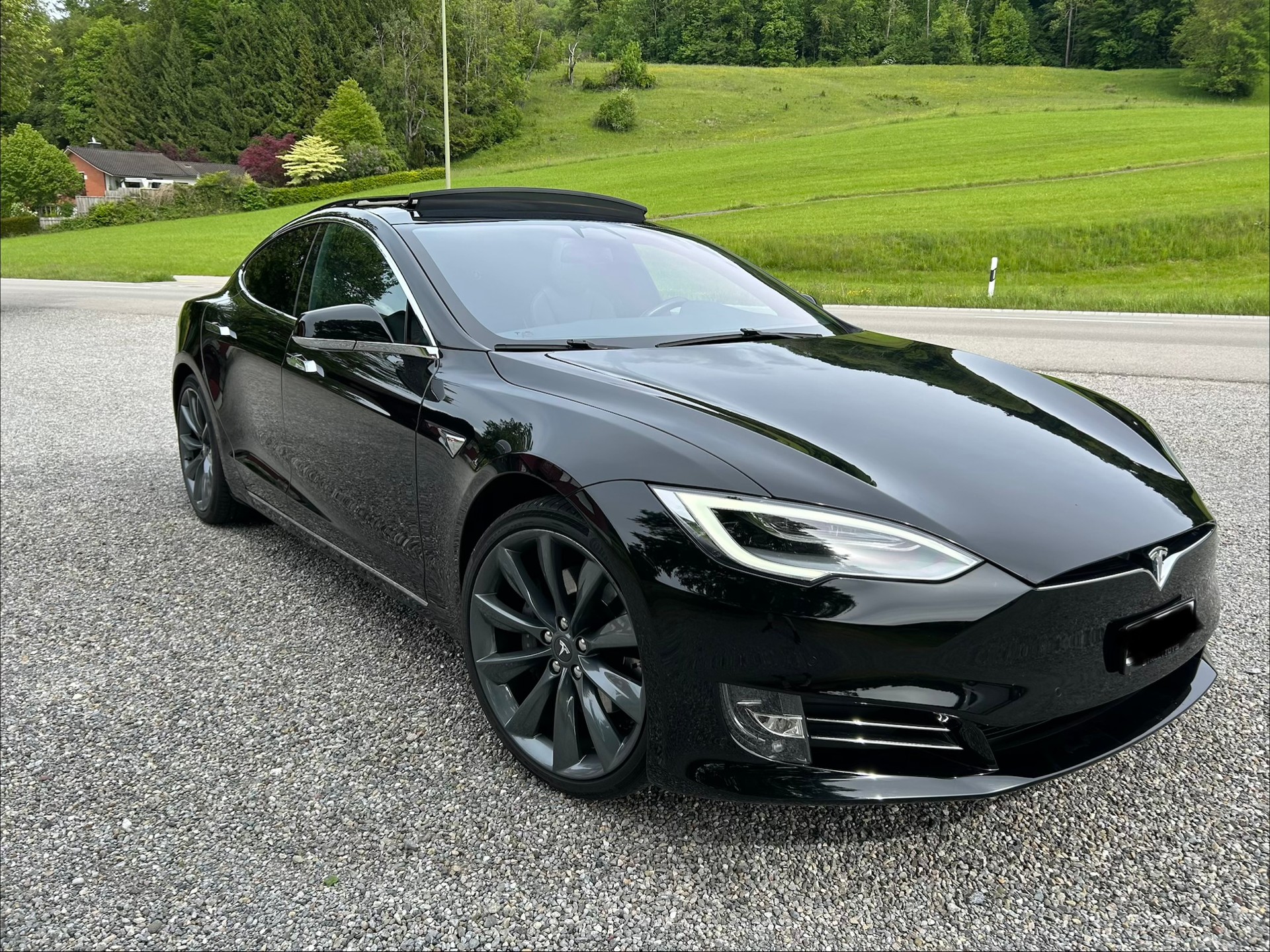 TESLA 100 D-image-0