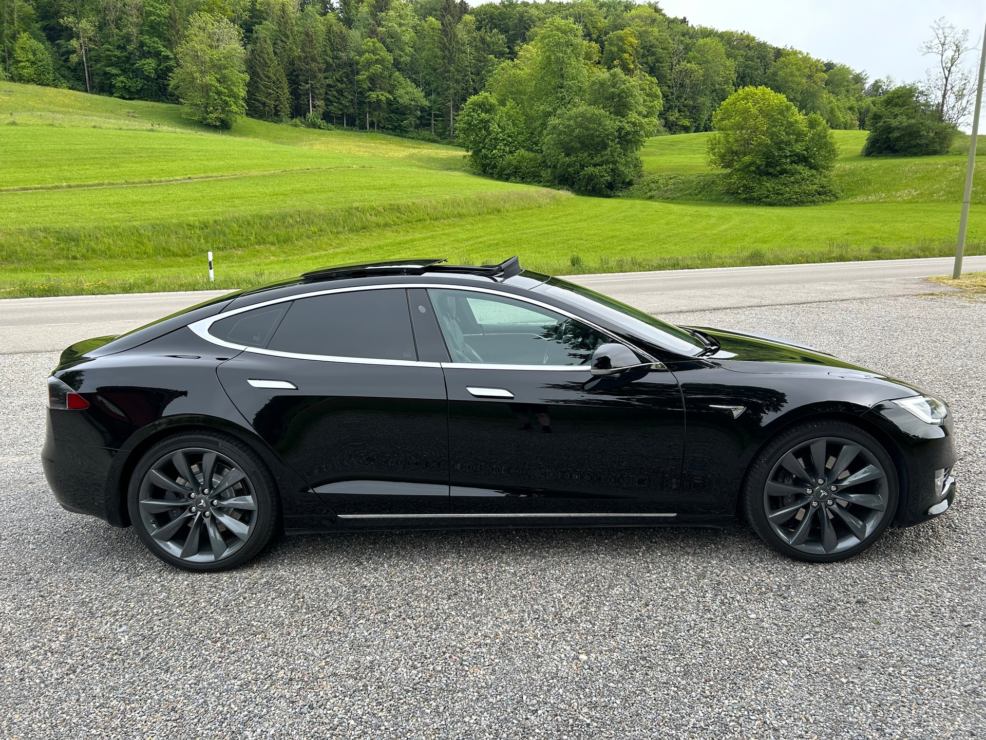 TESLA 100 D-image-4
