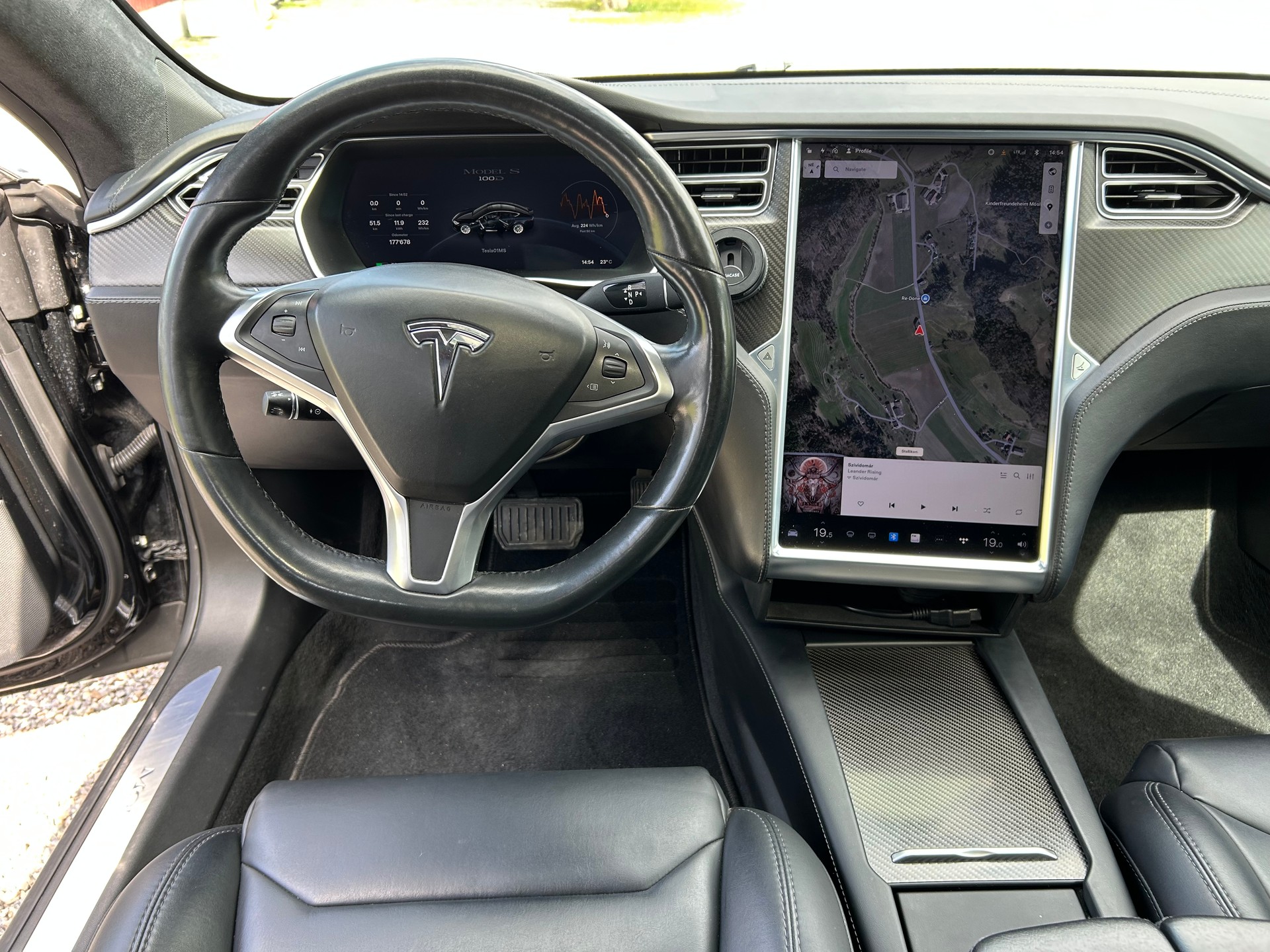 TESLA 100 D-image-8