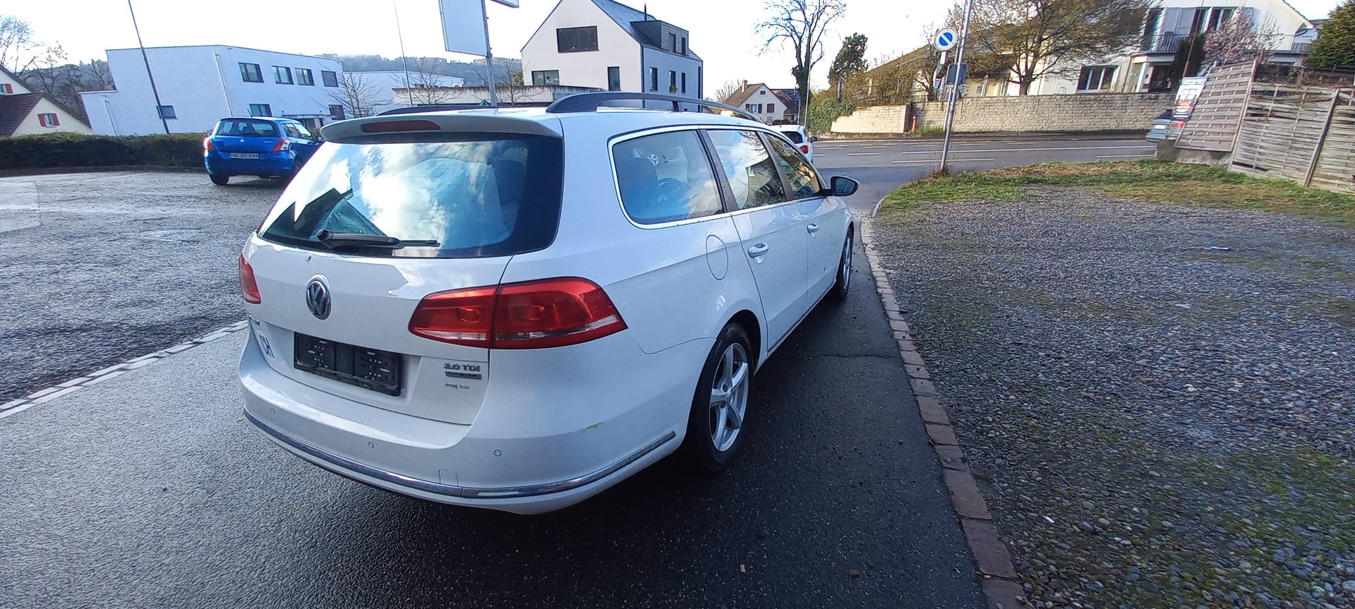 VW Passat Variant 2.0 TDI BMT Trendline-image-4