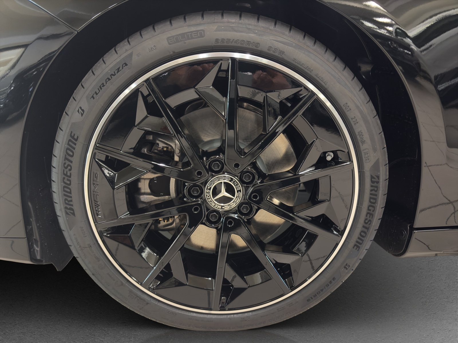 MERCEDES-BENZ CLA 220 4M Shooting Brake-image-14