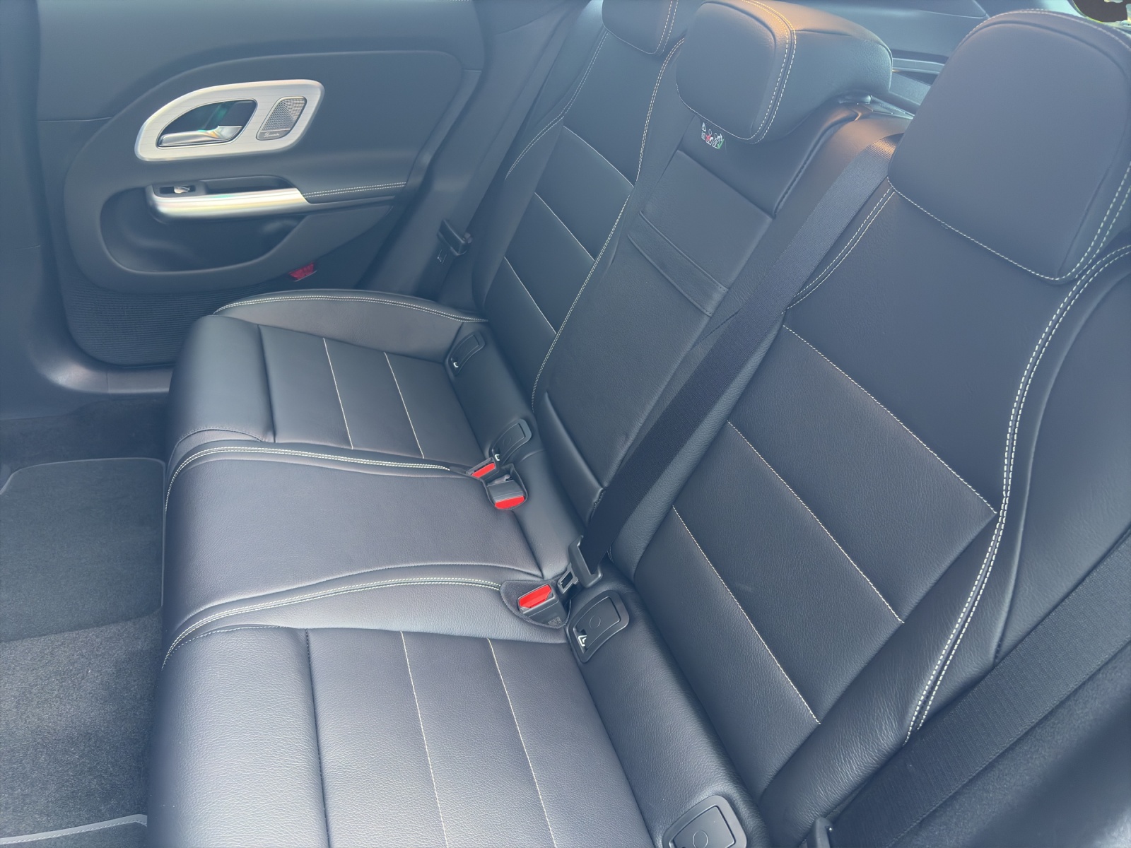 MERCEDES-BENZ CLA 220 4M Shooting Brake-image-10