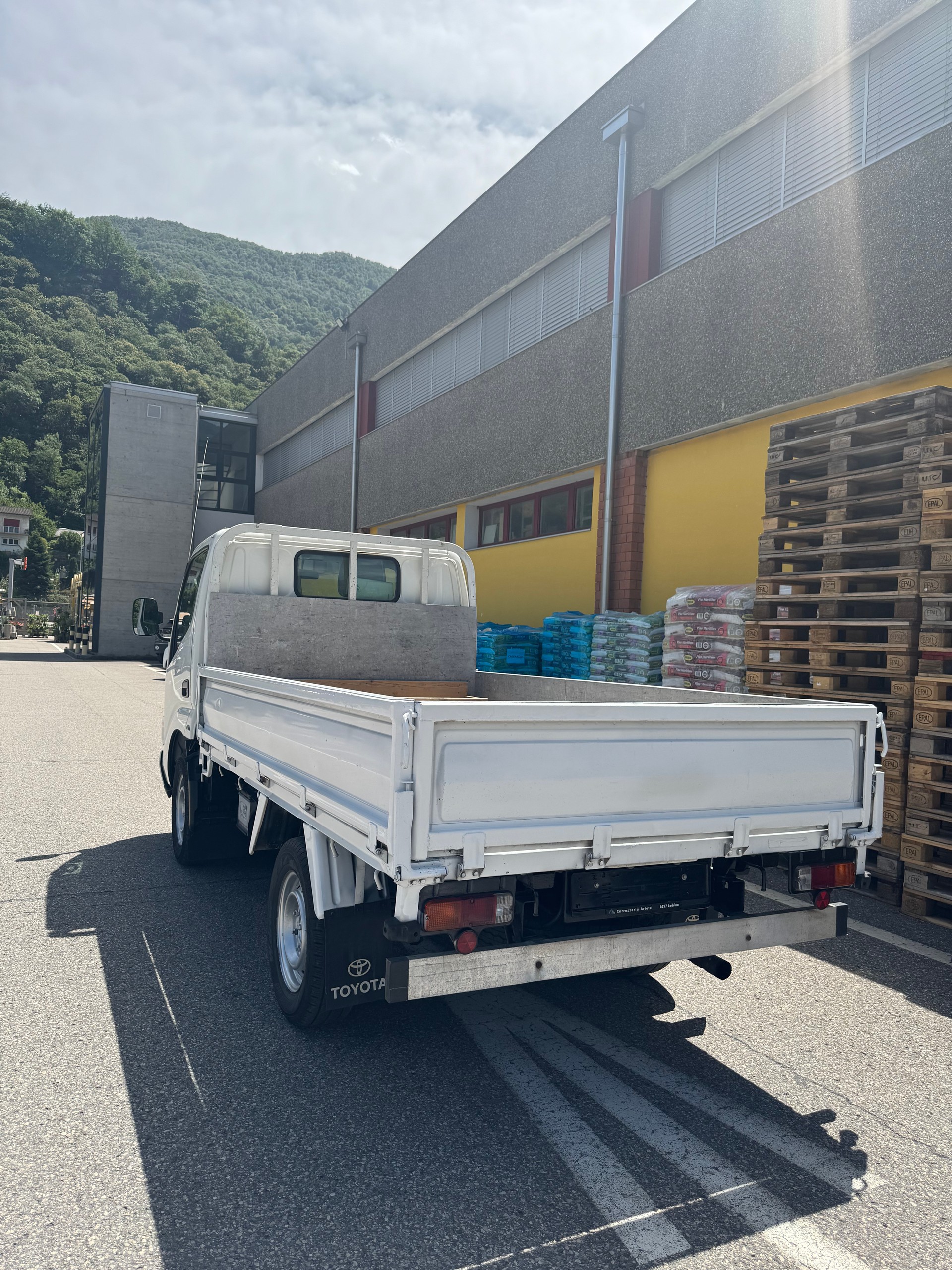 TOYOTA Dyna 100 2.5 D-4D-image-1