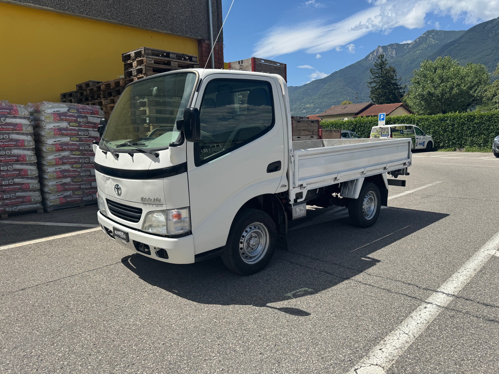 TOYOTA Dyna 100 2.5 D-4D-image-0