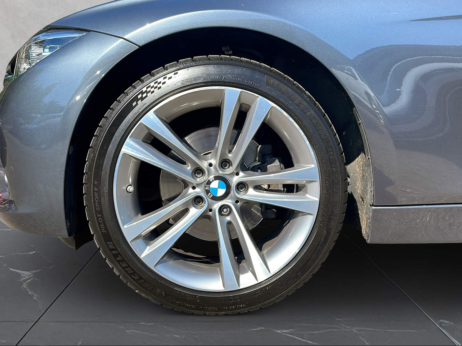 BMW 320d xDrive Touring Sport Line Steptronic-image-8