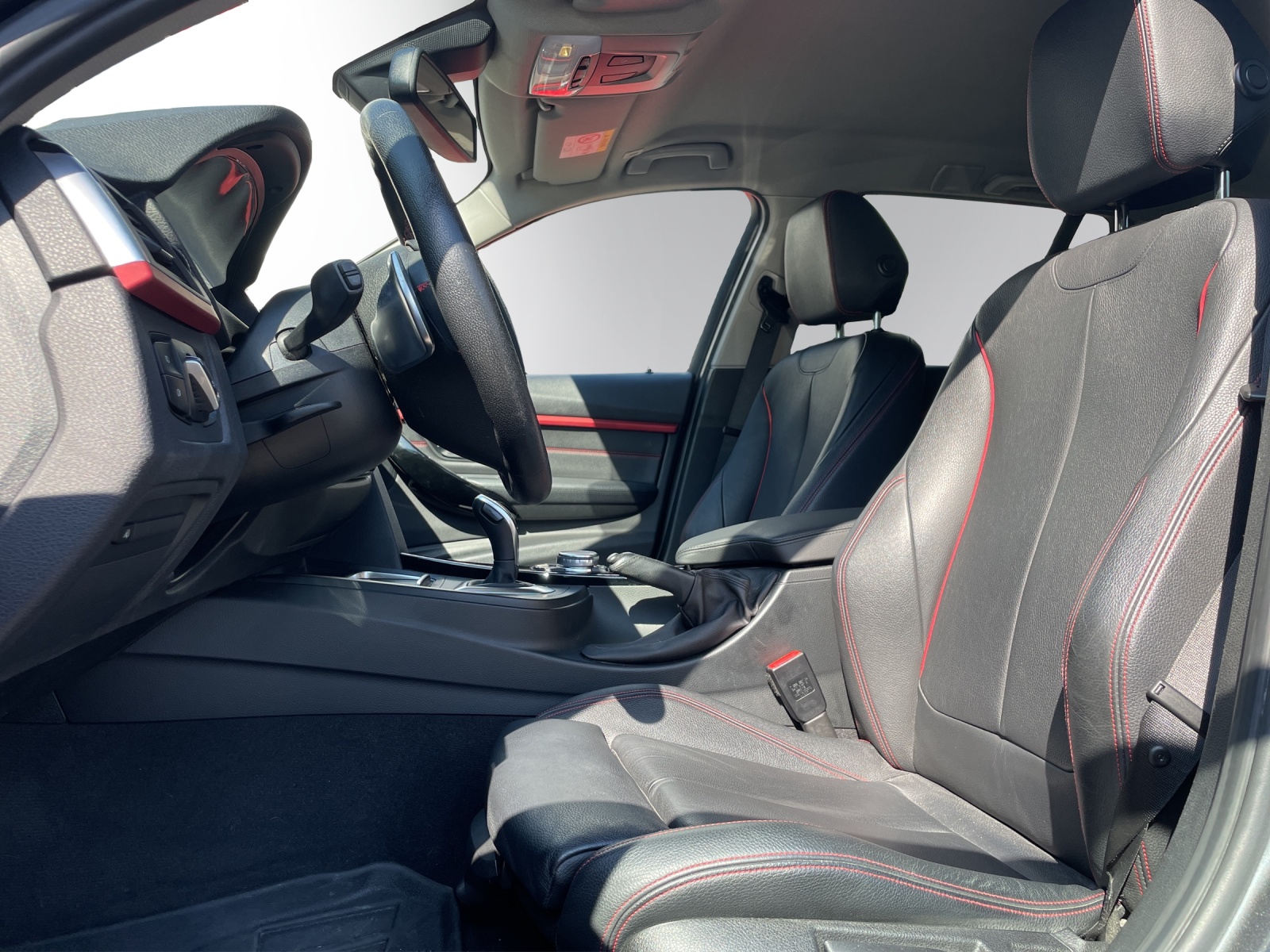 BMW 320d xDrive Touring Sport Line Steptronic-image-9