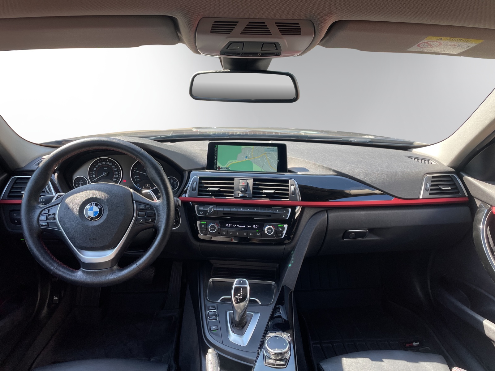 BMW 320d xDrive Touring Sport Line Steptronic-image-14