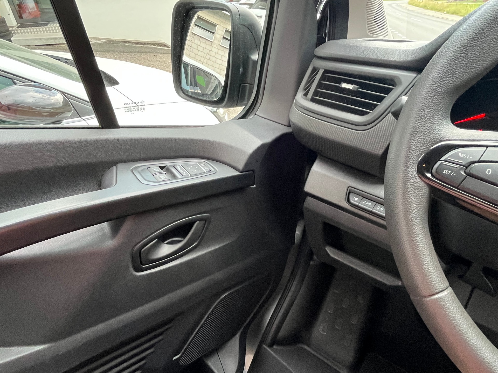 RENAULT Trafic Blue dCi 150 Grand Passenger Evolution EDC-image-8
