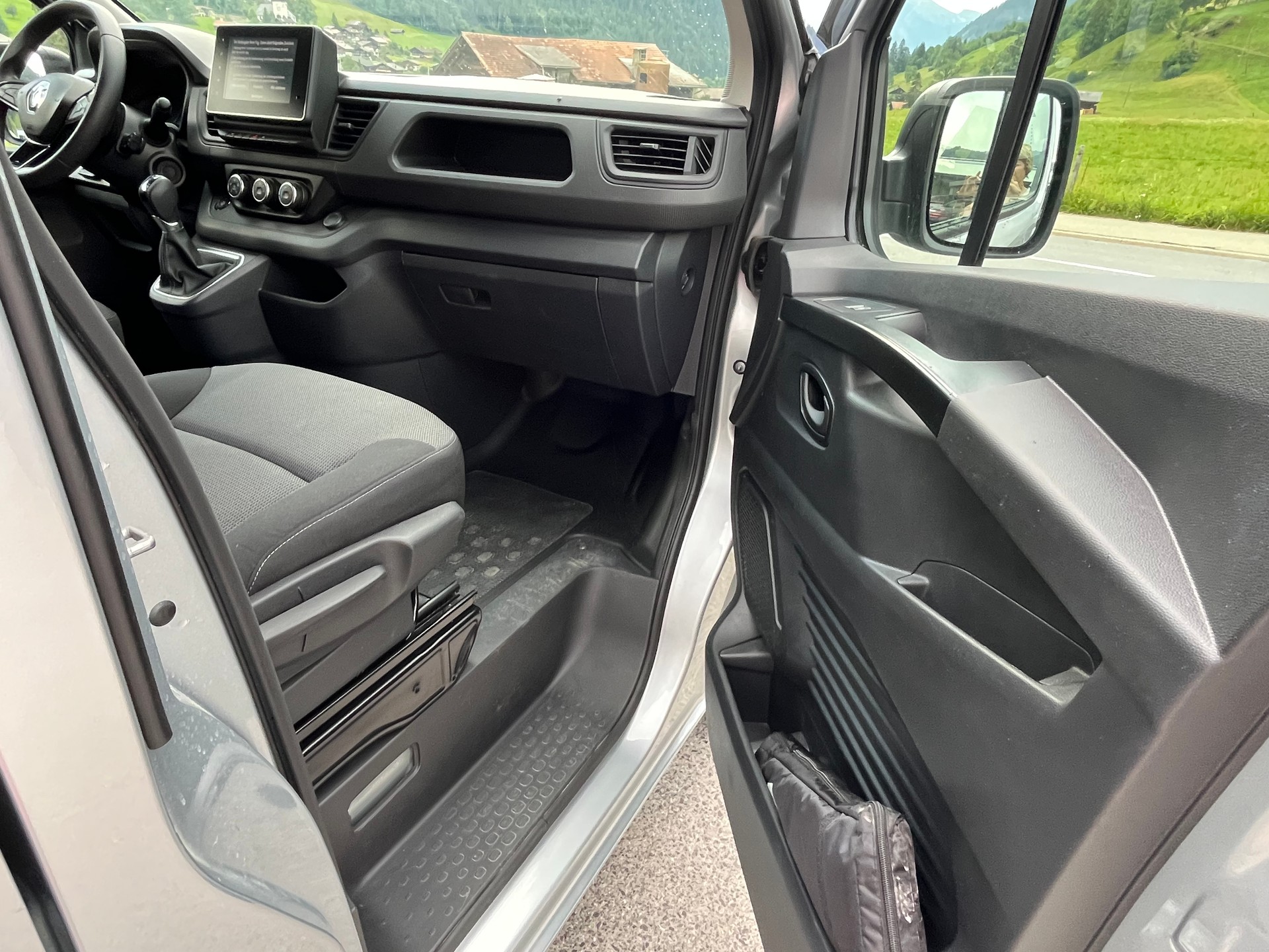 RENAULT Trafic Blue dCi 150 Grand Passenger Evolution EDC-image-9