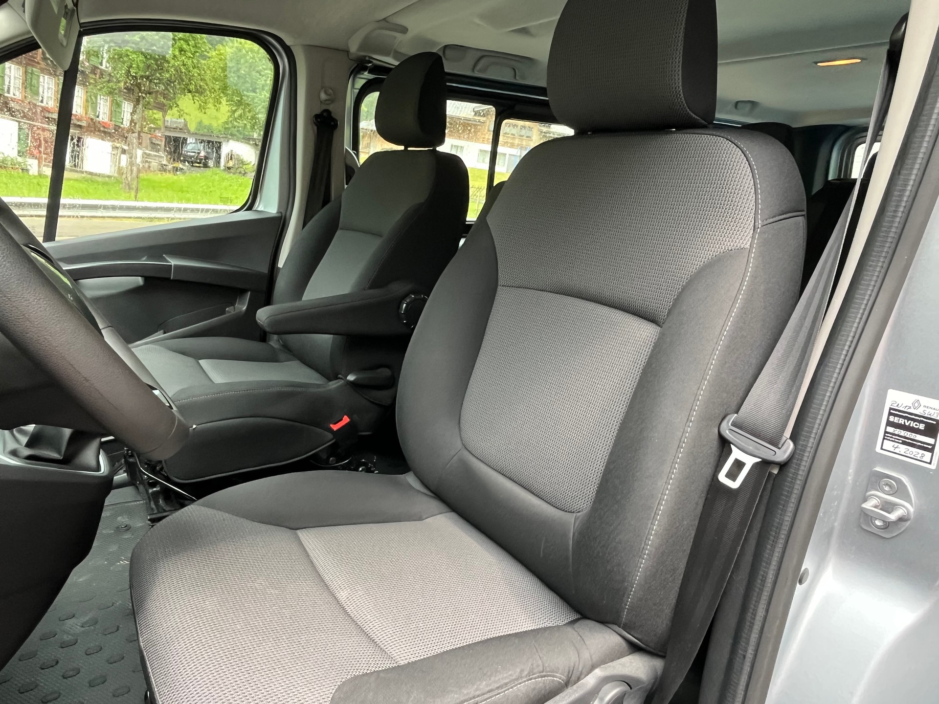 RENAULT Trafic Blue dCi 150 Grand Passenger Evolution EDC-image-15