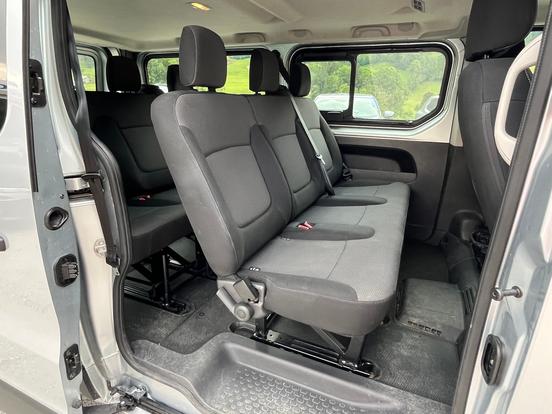 RENAULT Trafic Blue dCi 150 Grand Passenger Evolution EDC-image-10