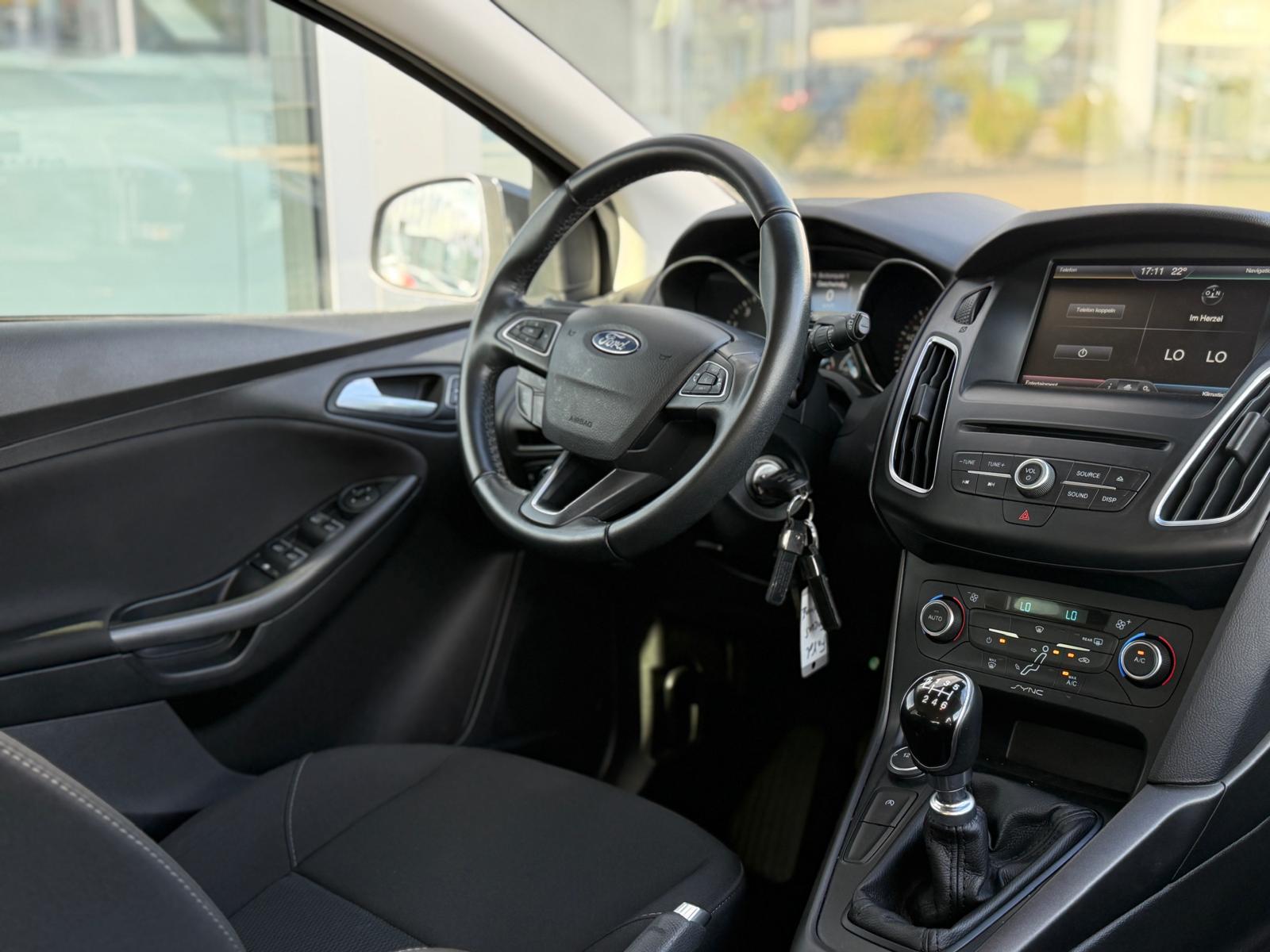 FORD Focus 1.5 SCTi Titanium-image-10