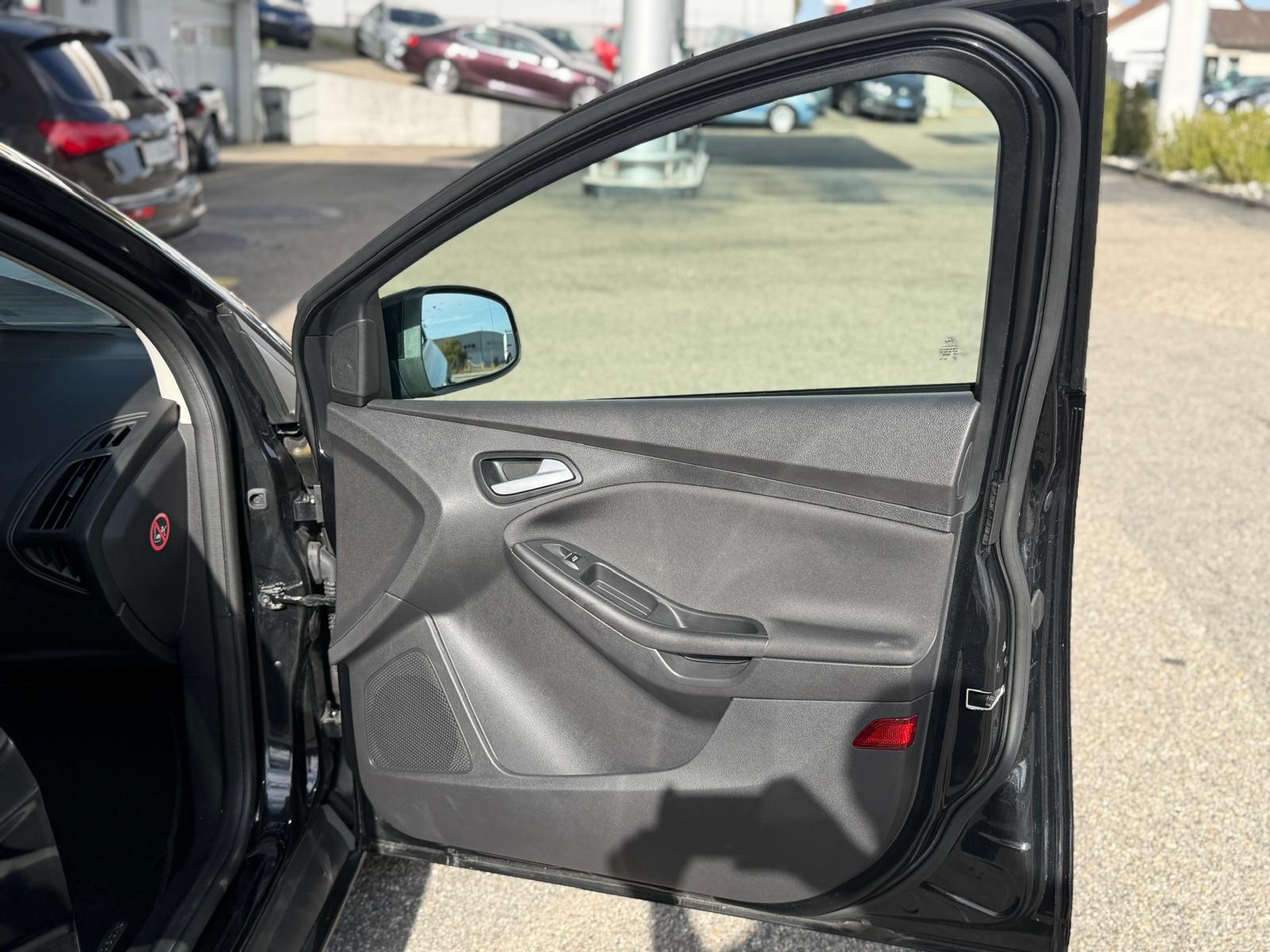 FORD Focus 1.5 SCTi Titanium-image-11