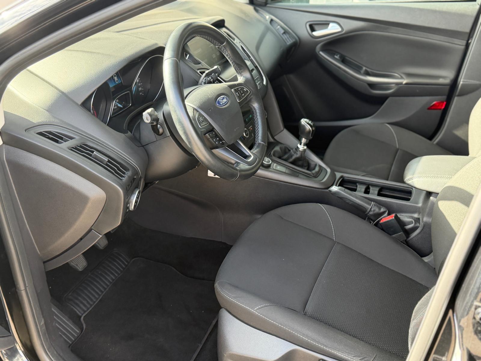 FORD Focus 1.5 SCTi Titanium-image-7