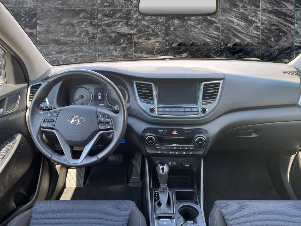 HYUNDAI Tucson 2.0 CRDi 185 Plena 4WD-image-7