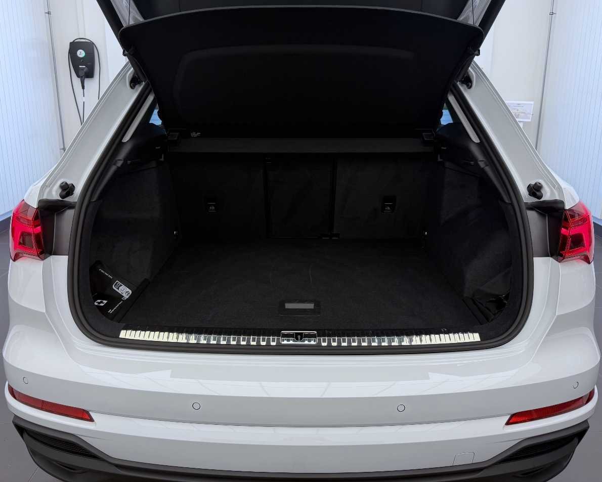 AUDI Q3 45 TFSI S line quattro S-tronic-image-19