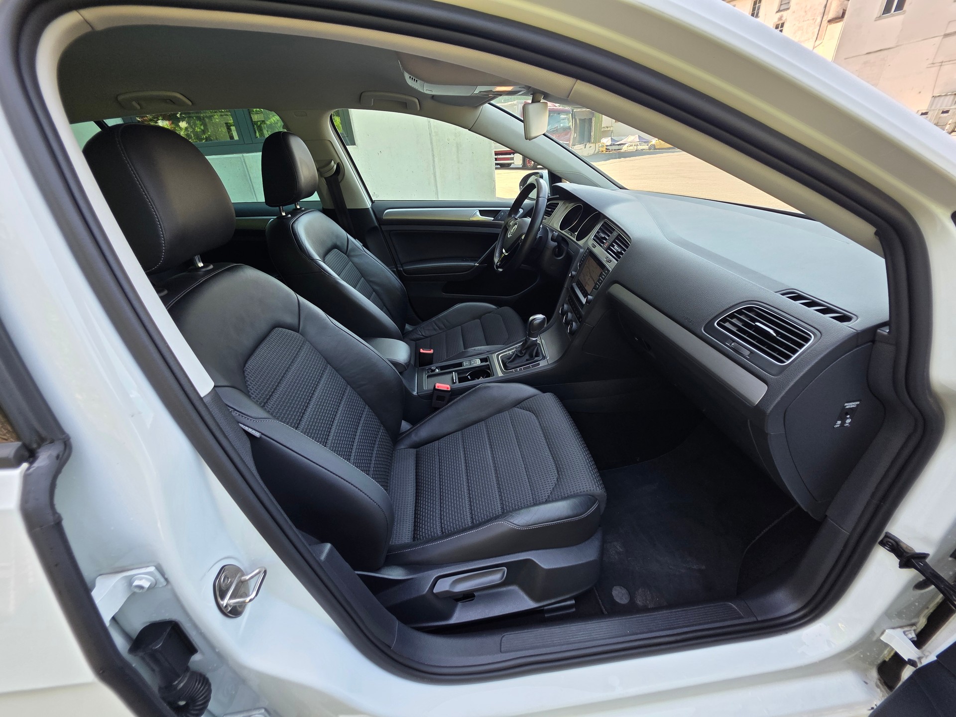 VW Golf 1.4 TSI Comfortline DSG-image-22