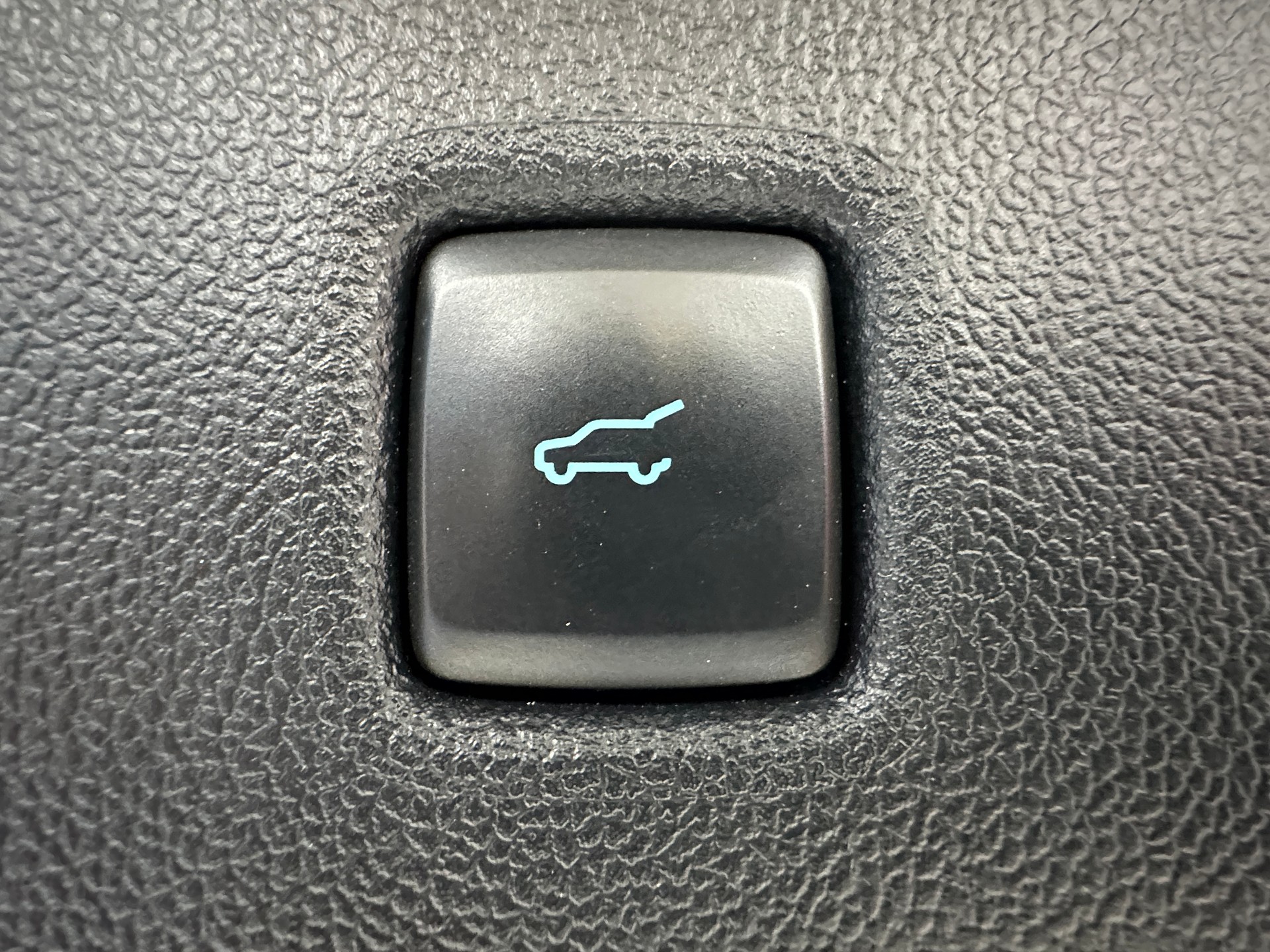FORD Kuga 2.5 FHEV ST-Line X 4WD-image-12