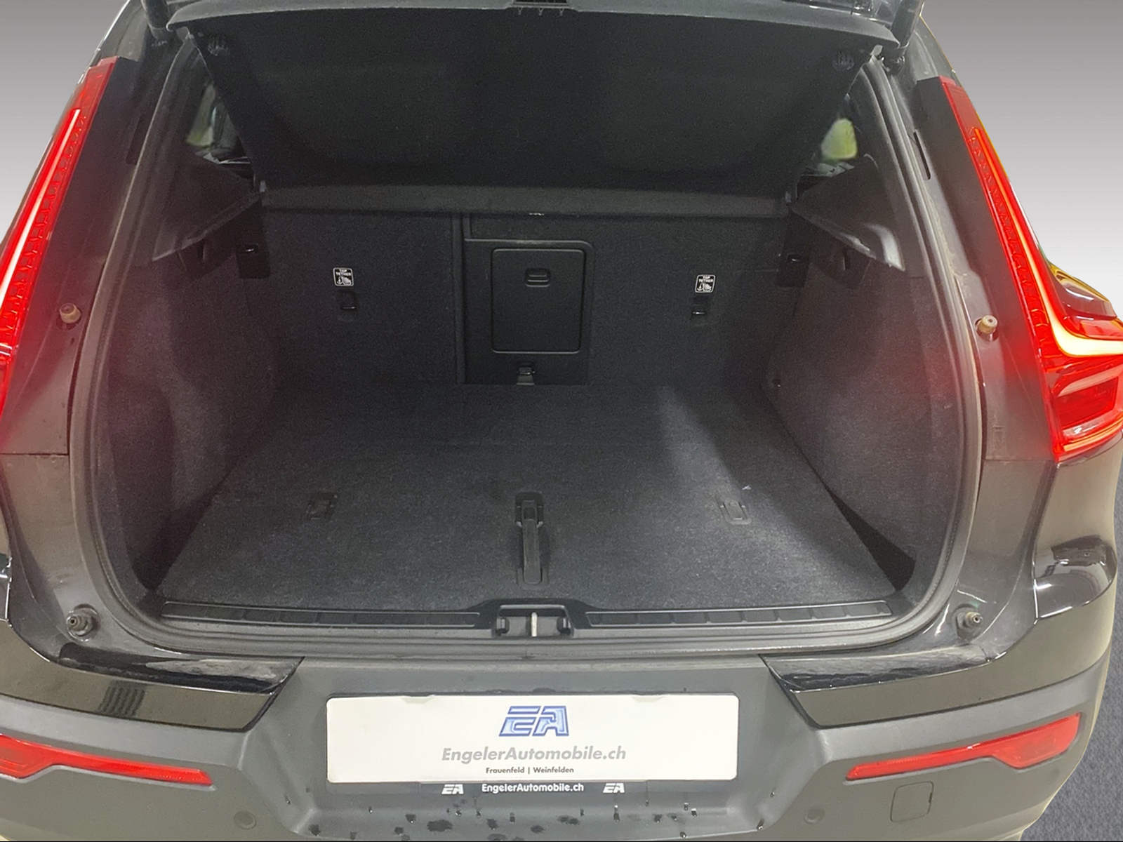 VOLVO XC40 E80 Twin Plus AWD-image-14