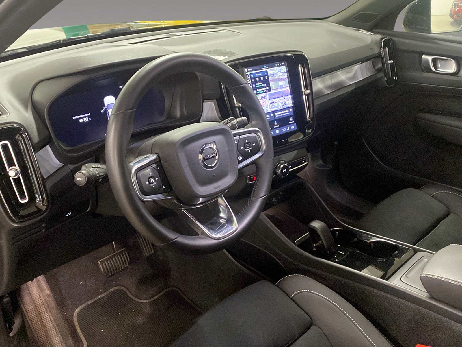 VOLVO XC40 E80 Twin Plus AWD-image-6