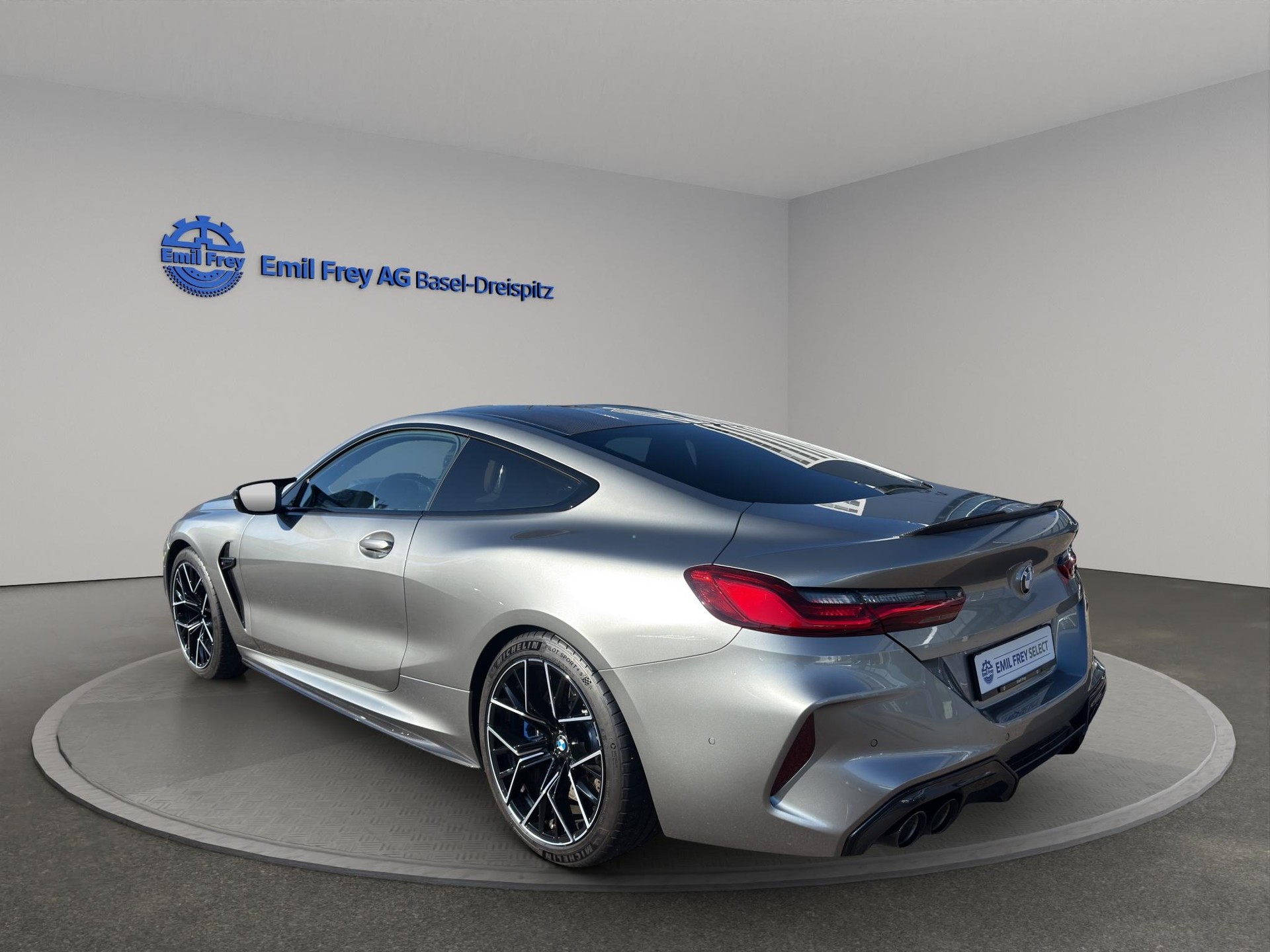 BMW M8 Competition xDrive Coupé-image-6