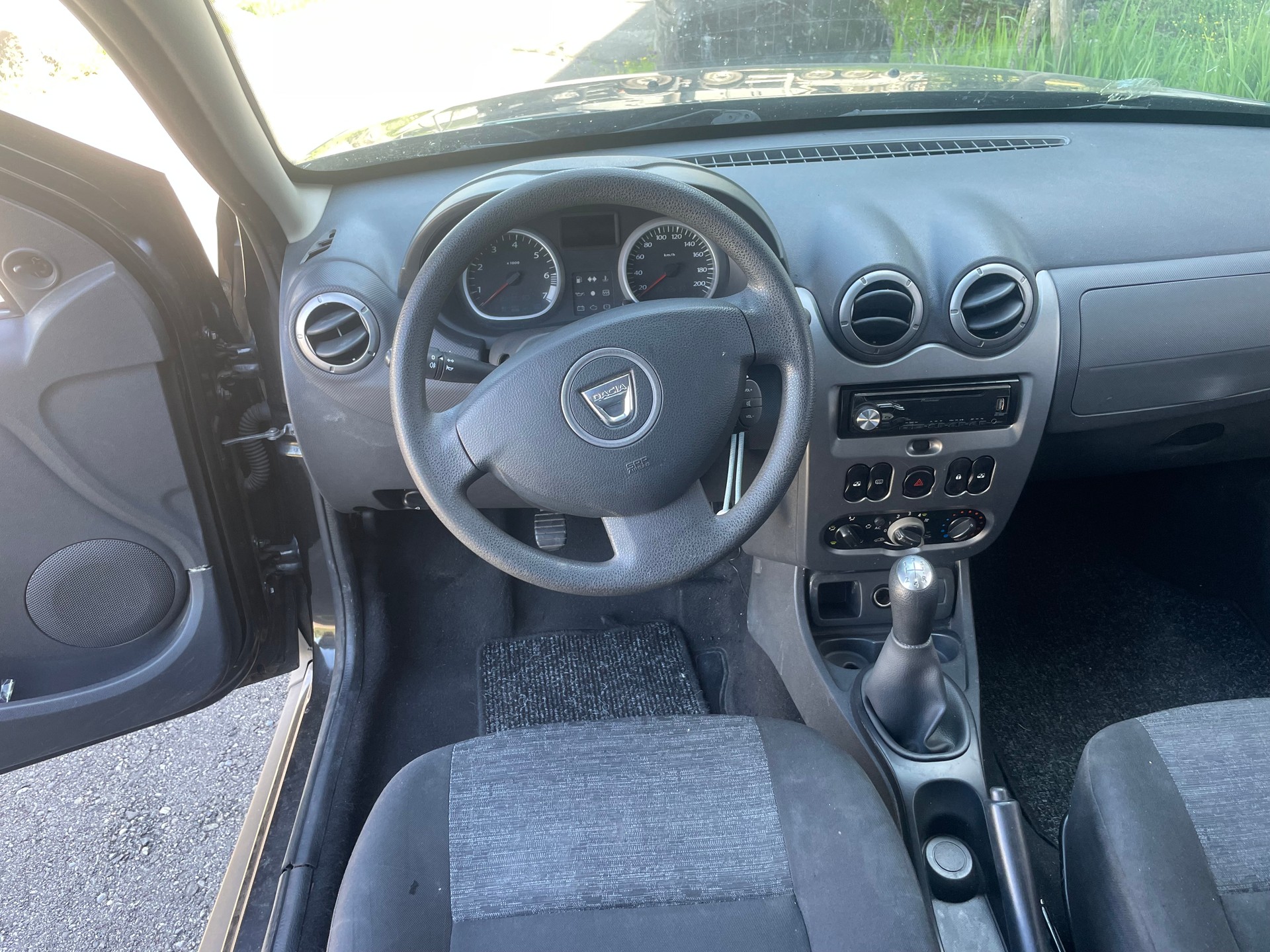 DACIA Duster 1.6 City Ambiance 4x2-image-5