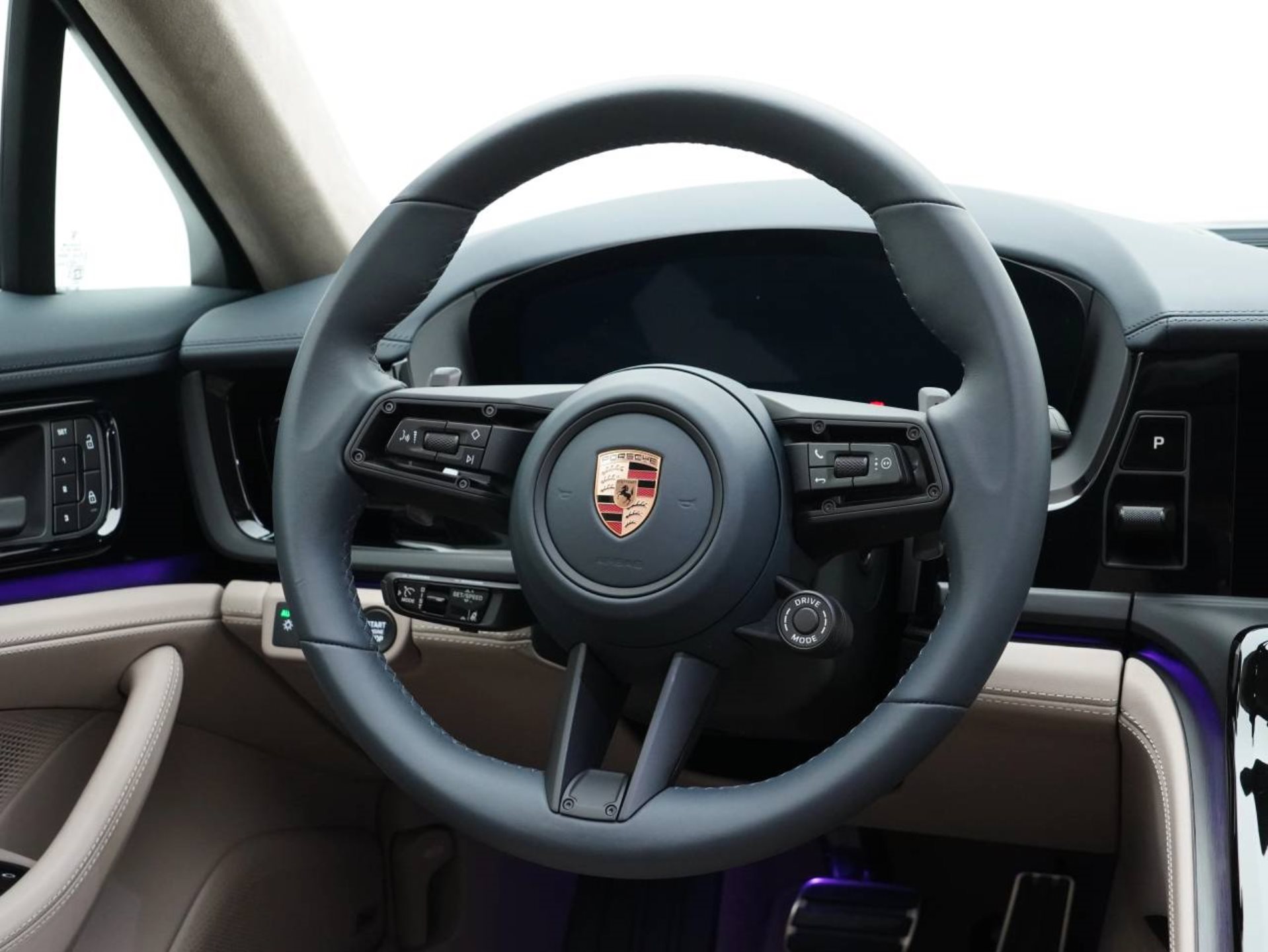 PORSCHE Panamera GTS-image-15