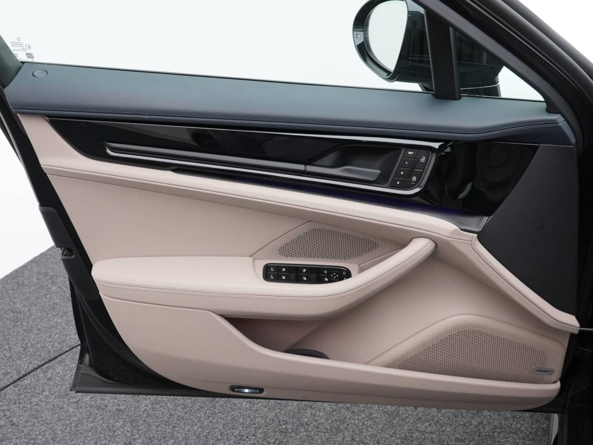 PORSCHE Panamera GTS-image-20