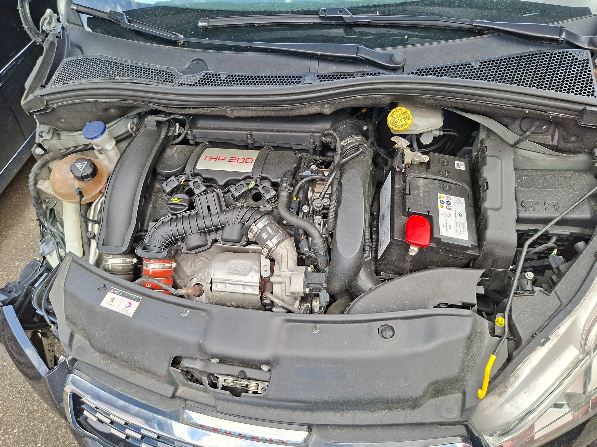 PEUGEOT 208 1.6 Turbo GTi-image-10