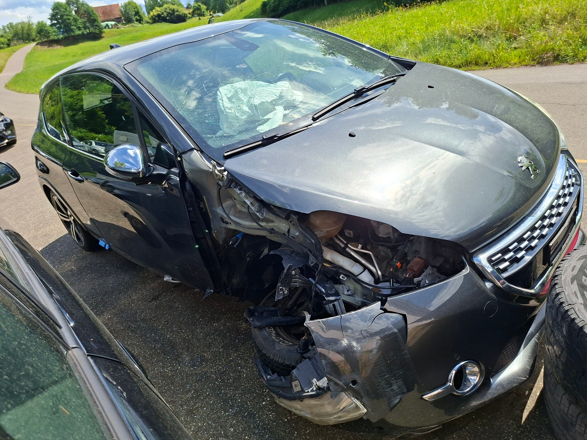PEUGEOT 208 1.6 Turbo GTi-image-3