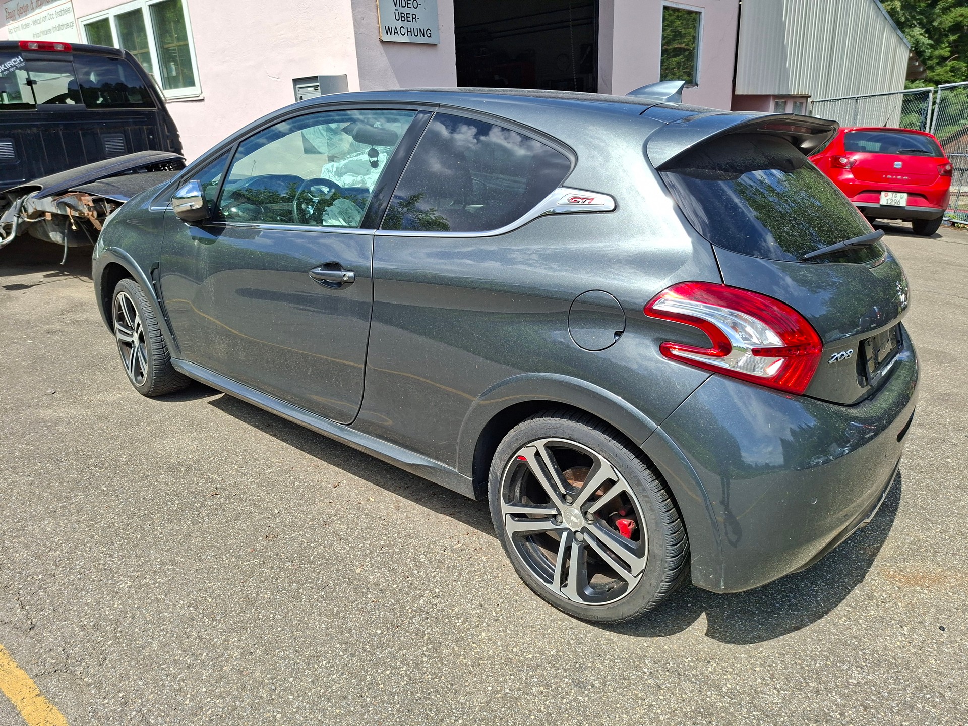 PEUGEOT 208 1.6 Turbo GTi-image-2
