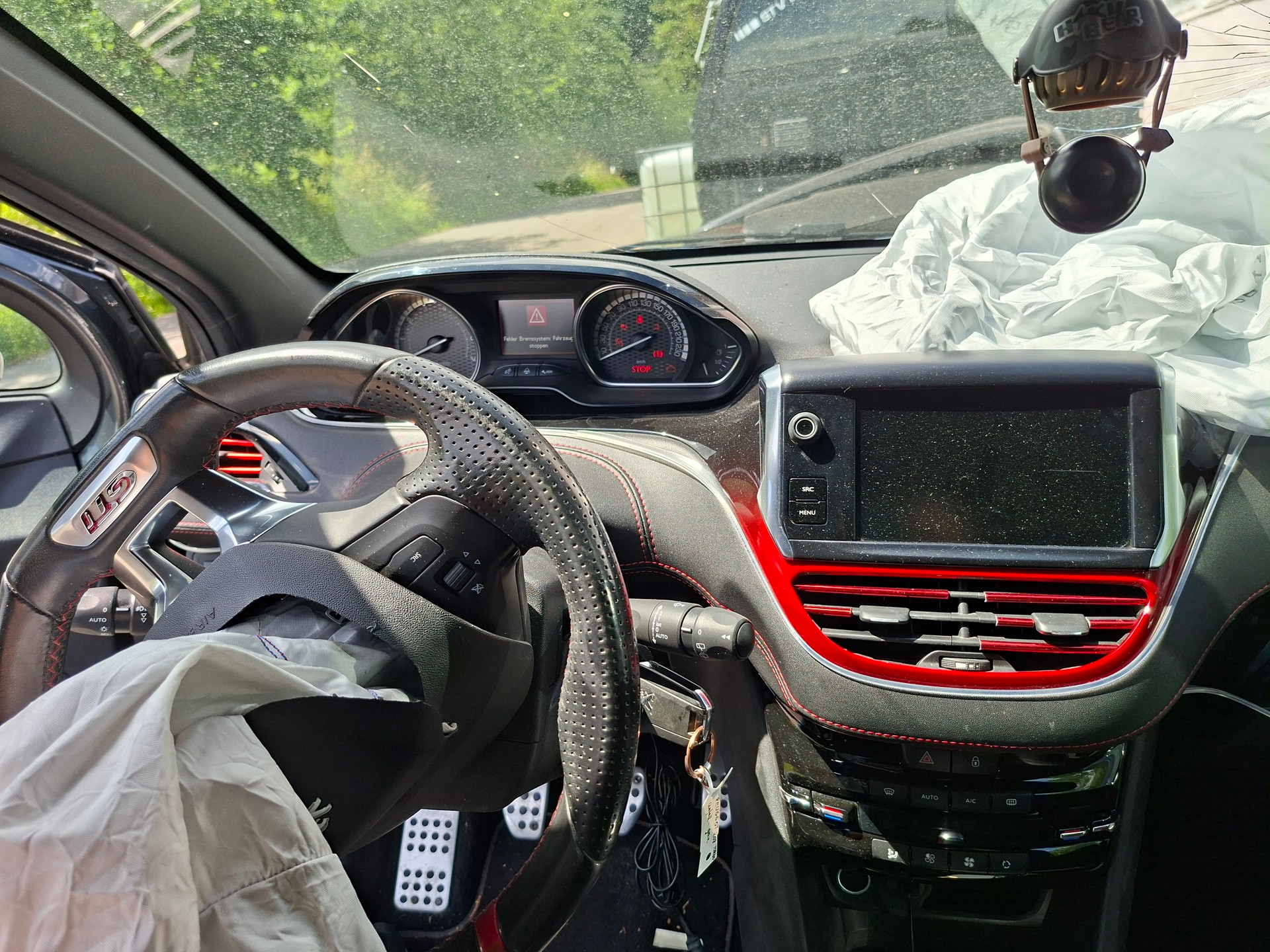 PEUGEOT 208 1.6 Turbo GTi-image-7