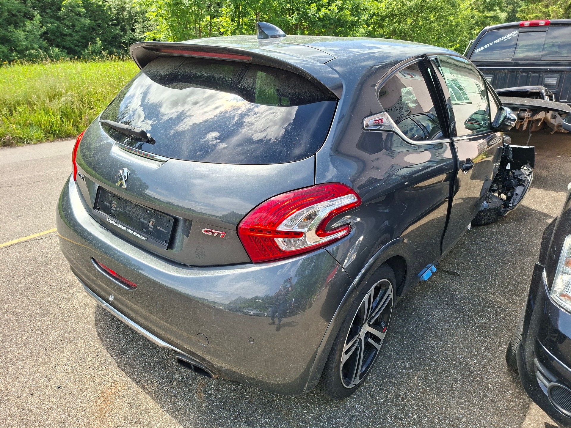 PEUGEOT 208 1.6 Turbo GTi-image-5