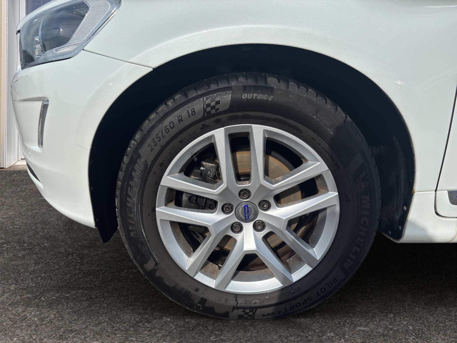 VOLVO XC60 2.4 D4 Summum AWD S/S-image-15