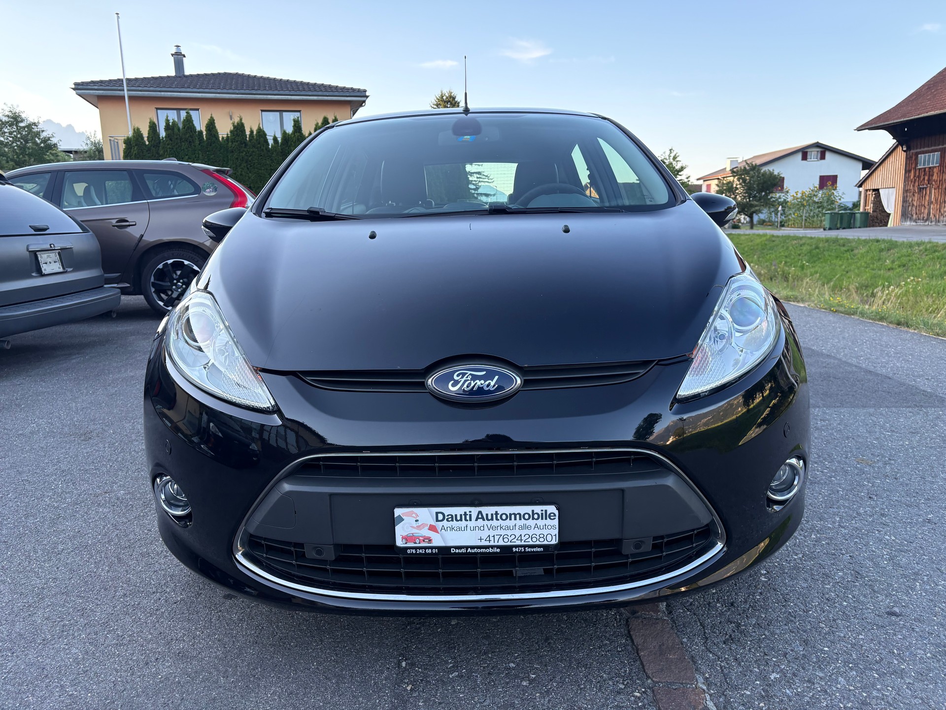 FORD Fiesta 1.4 16V Titanium Automatic-image-1